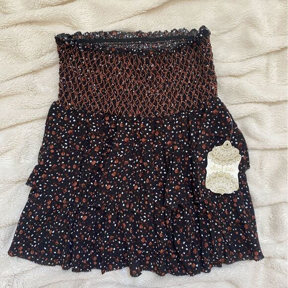 NWT Altar’d State smocked high-waisted mini skirt small BRAND NEW - Picture 1 of 5